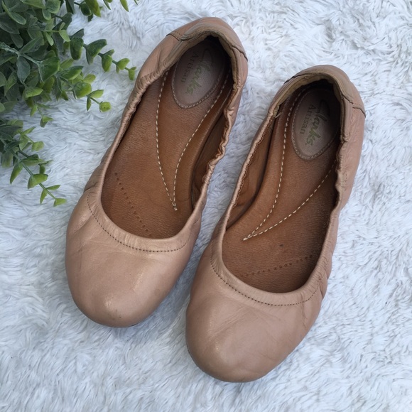 clarks artisan ballet flats